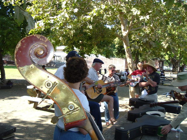 Scaled image SBFolkPicnic092406 051.jpg 