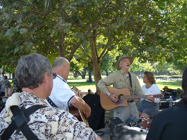 Scaled image SBFolkPicnic092406 067.jpg 